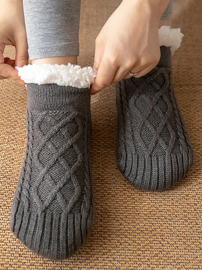 Leisure Home Coral Fleece Twist Pattern Floor Socks Pile Socks Autumn Winter Warm Thick Socks